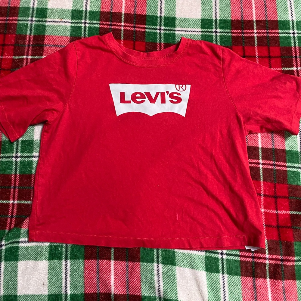 Crop Levi’s shirt